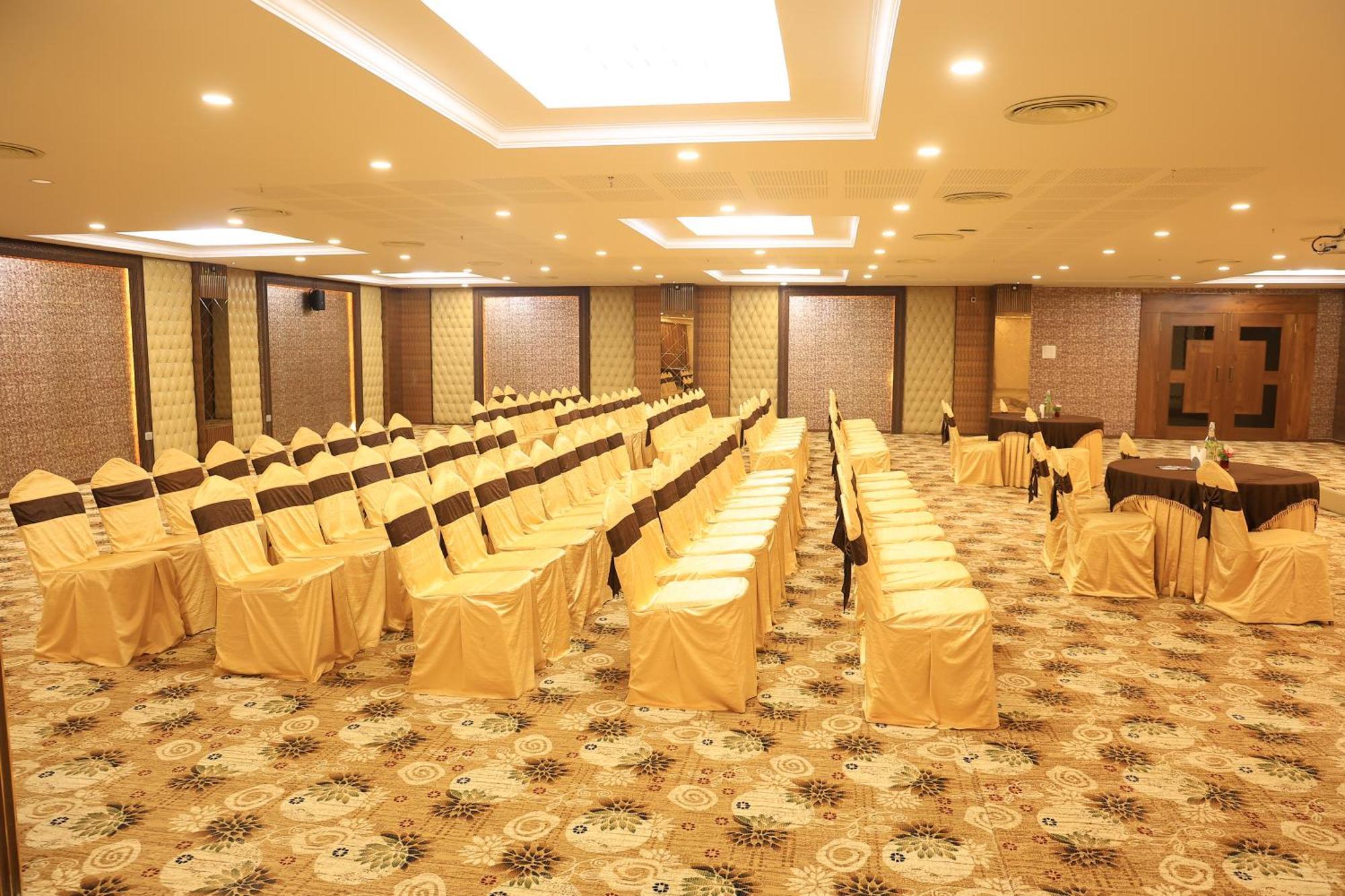 Hotel Anand Grand Hosūr Extérieur photo