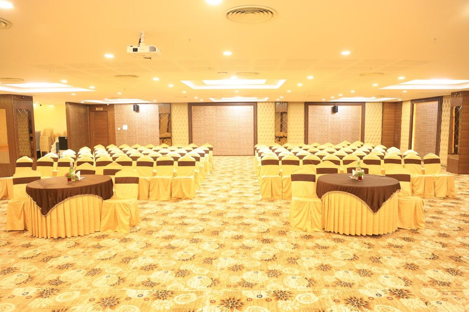 Hotel Anand Grand Hosūr Extérieur photo